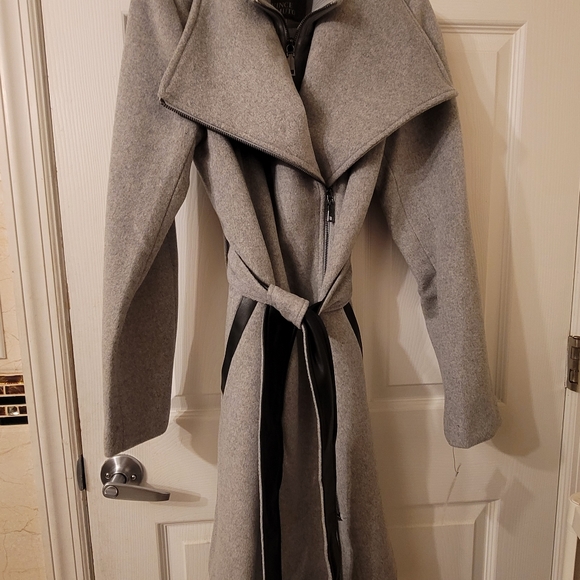 Vince Camuto for Macy's Asymmetrical Wool Coat with black Vegan trim in size xs - Picture 4 of 16